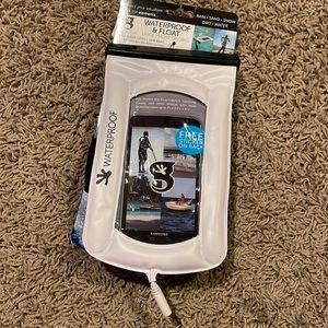 Waterproof and Float phone protection